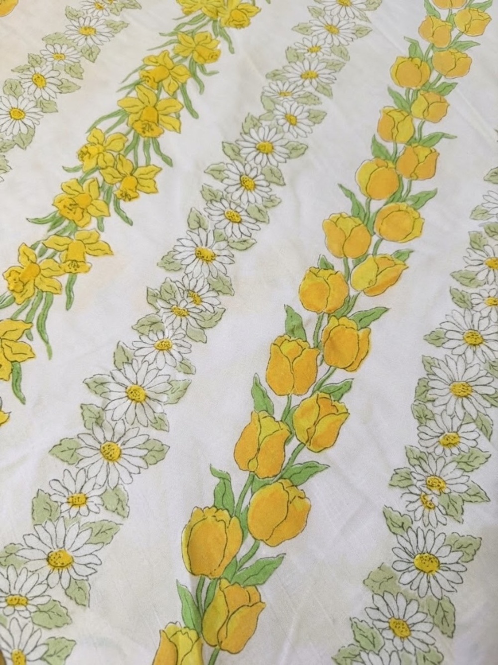 Vintage Edgemont Cannon Yellow Daisy Tulip Daffodil Striped Twin Fitted Sheet